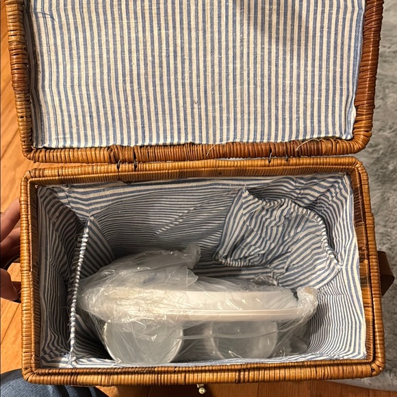 Wicker Picnic Basket with Leather Strap - Picture 2 of 2